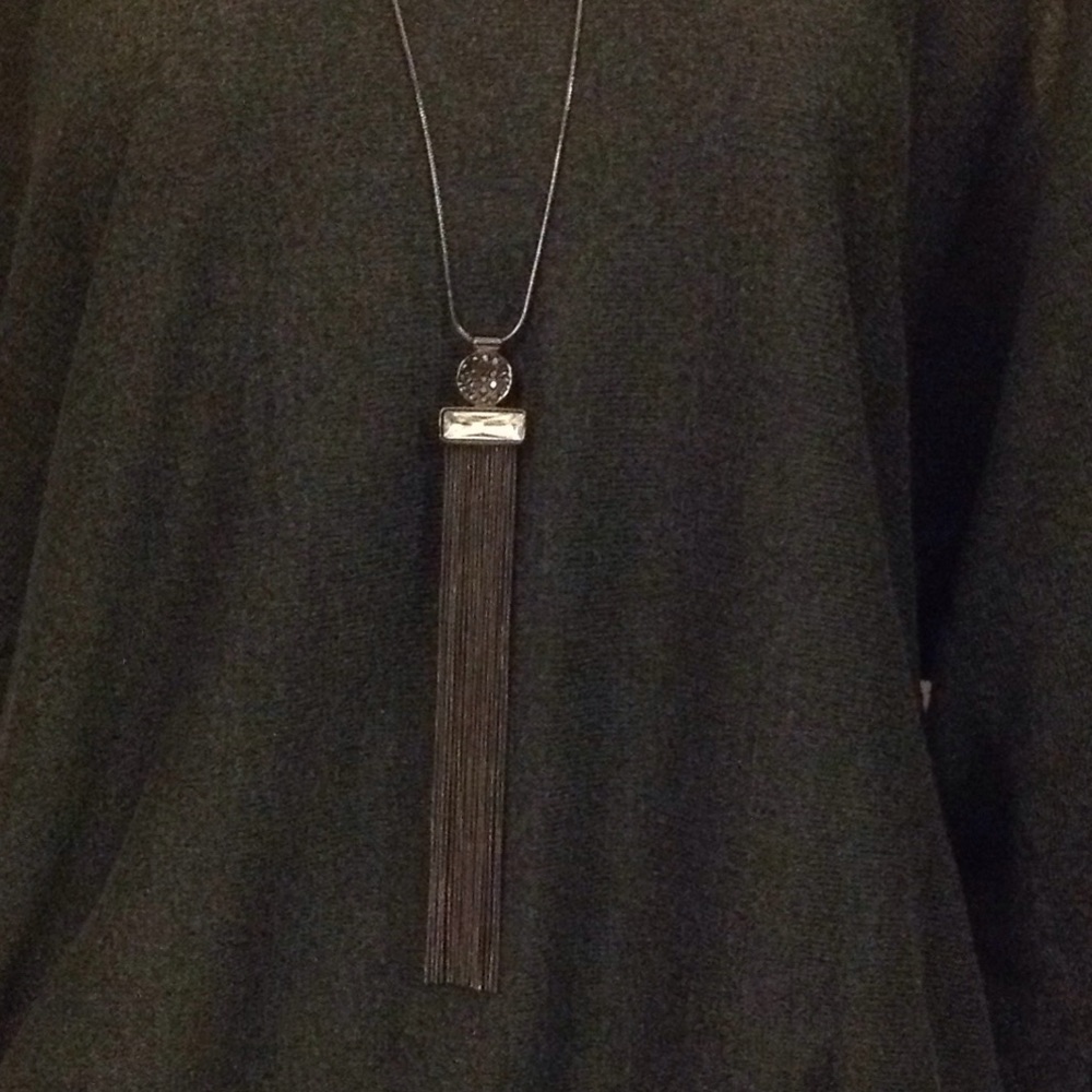 WHBM - NWOT Long gun metal slvr necklace pendant